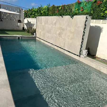 Valtisya Pool And Airport 컨트리하우스 텔데