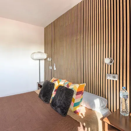 Landhaus Valtisya Pool And Airport