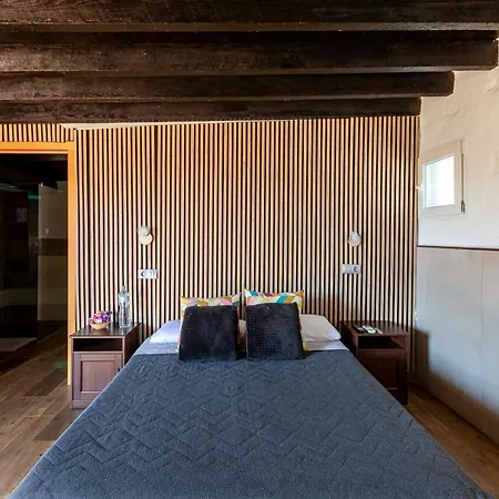 Valtisya Pool And Airport Landhaus