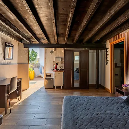 Landhaus Valtisya Pool And Airport *