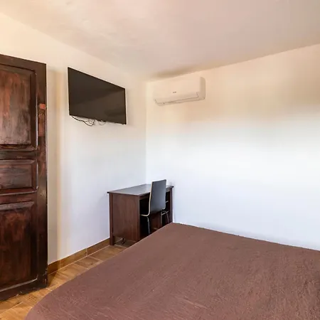 Landhaus Valtisya Pool And Airport *