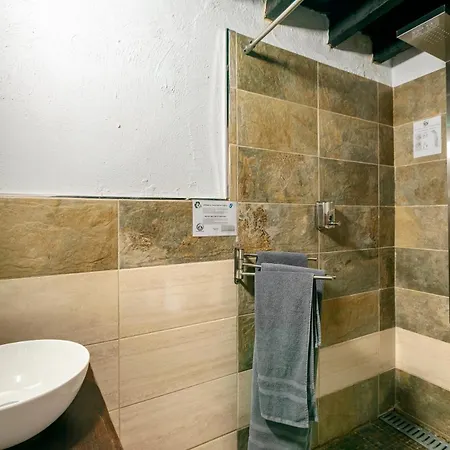 Valtisya Pool And Airport *