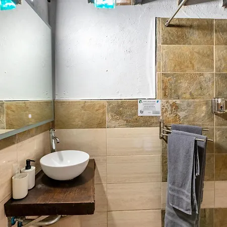 Valtisya Pool And Airport Landhaus *