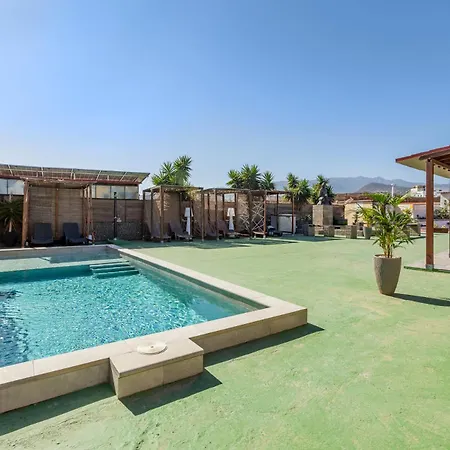 Valtisya Pool And Airport