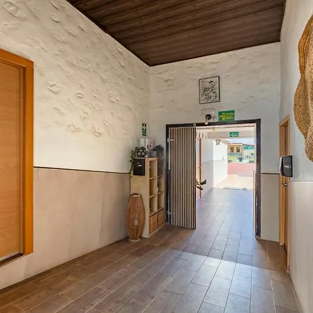 Landhaus Valtisya Pool And Airport Telde