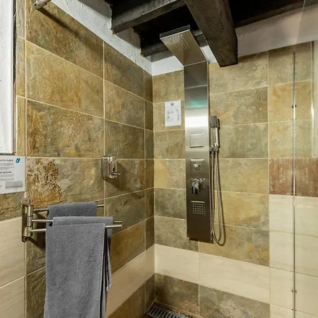 Valtisya Pool And Airport