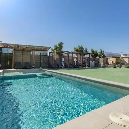 Valtisya Pool And Airport *