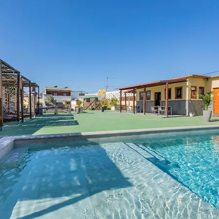 Landhaus Valtisya Pool And Airport *