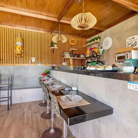 Valtisya Pool And Airport Landhaus