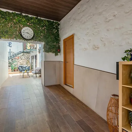 Valtisya Pool And Airport Landhaus *