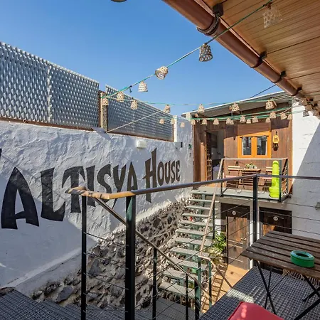 Valtisya Pool And Airport