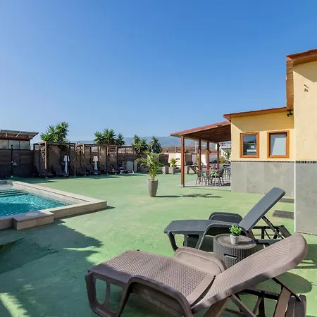 Valtisya Pool And Airport *