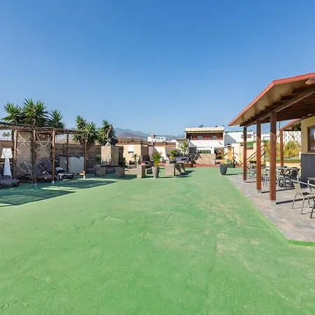 Valtisya Pool And Airport Landhaus Telde