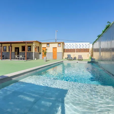 منزل ريفي Valtisya Pool And Airport
