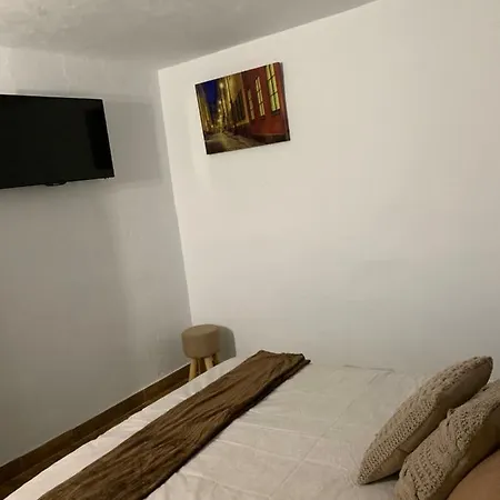 Valtisya Pool And Airport Country house